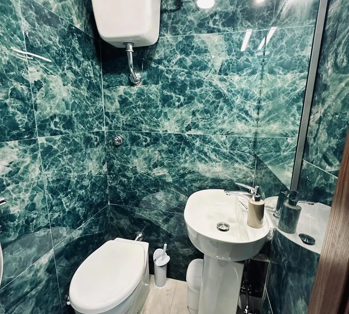 Viktoria House Rome Bed and Breakfast Bed & Breakfast